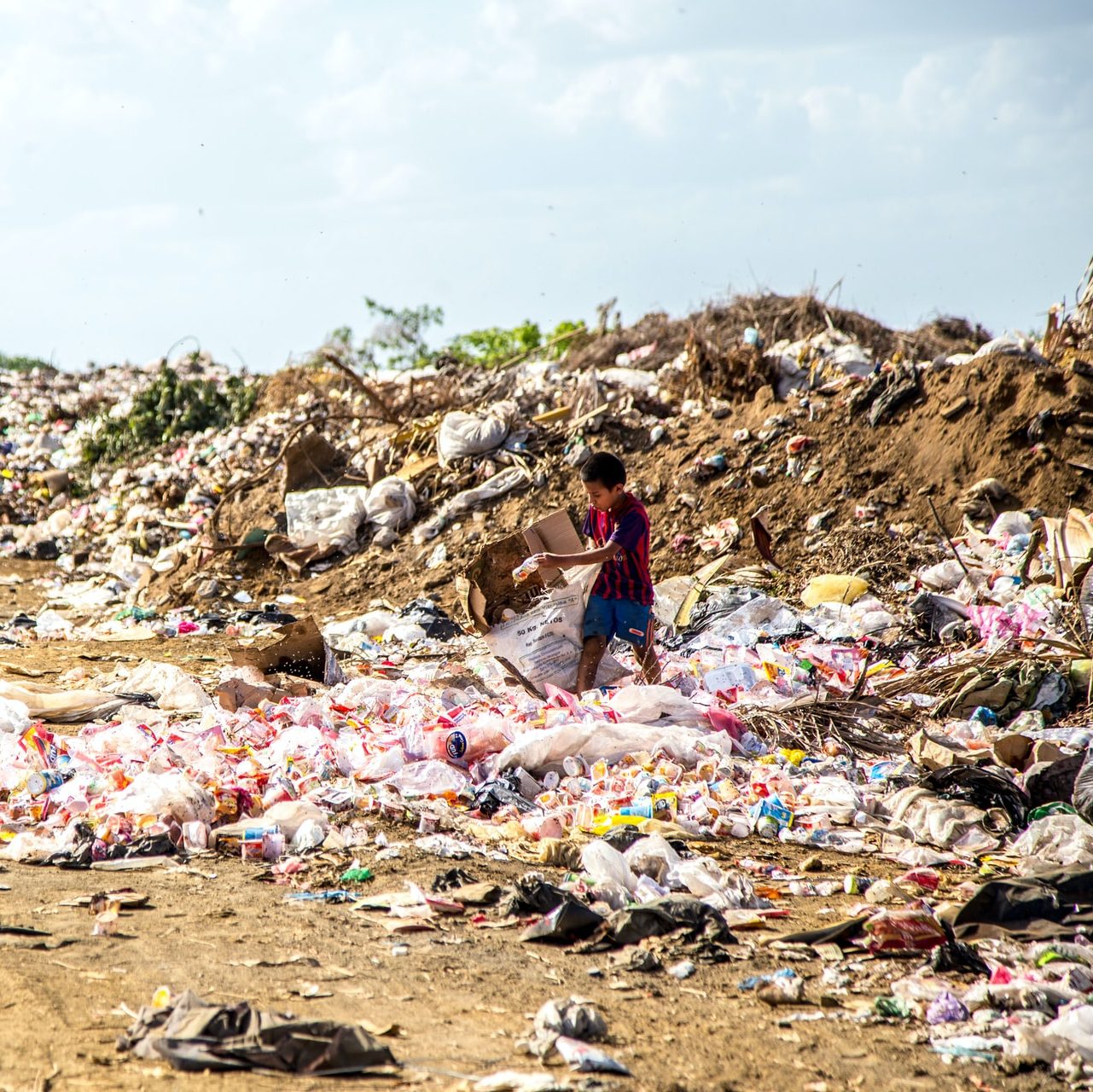 hermes-rivera-R1_ibA4oXiI-unsplash fast fashion